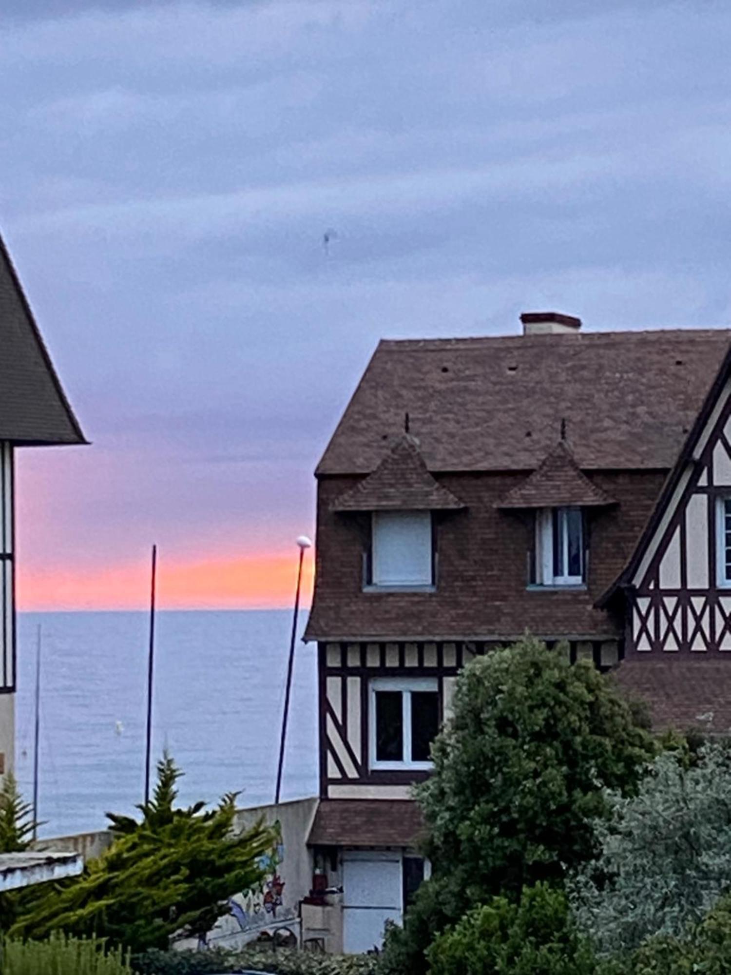 Appartement 65M2 Avec Balcon Vues Partielles Mer A 150M De La Plage Et Centre, Wifi Et Parking Prive Blonville-sur-Mer Buitenkant foto