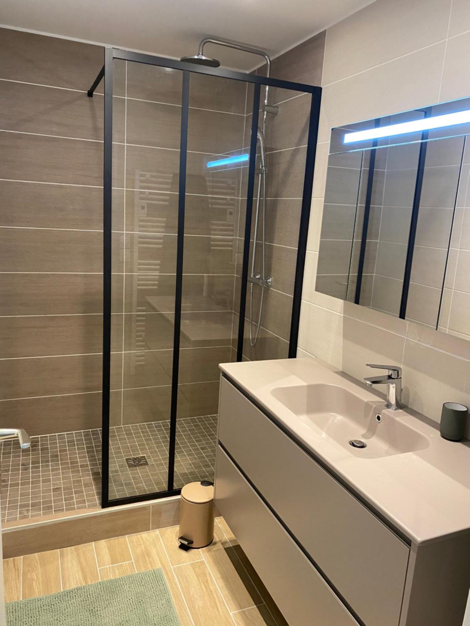 Appartement 65M2 Avec Balcon Vues Partielles Mer A 150M De La Plage Et Centre, Wifi Et Parking Prive Blonville-sur-Mer Buitenkant foto